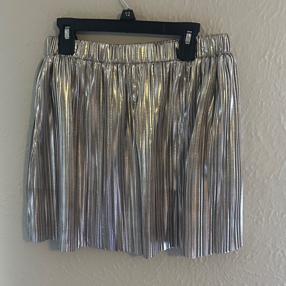 Copper Key Metallic Silver Pleated Skirt